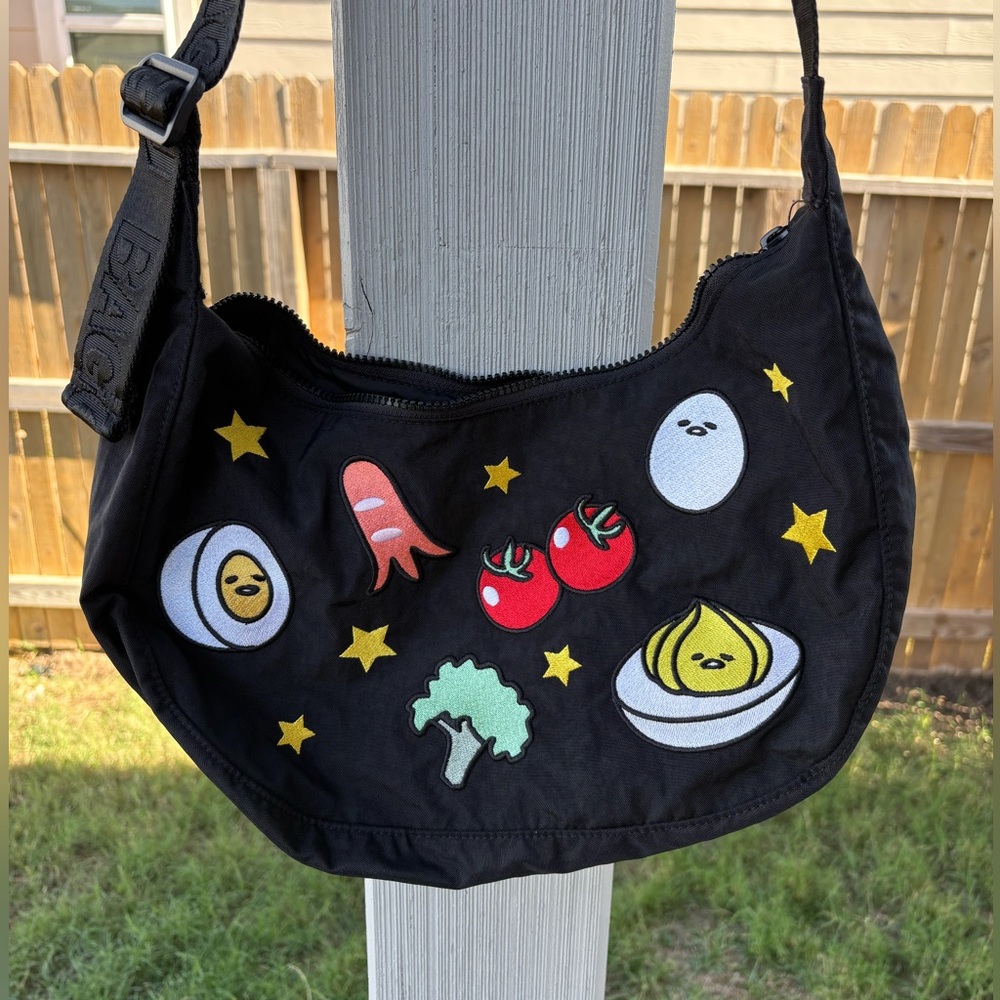 Baggu Medium Crescent-Gudetama